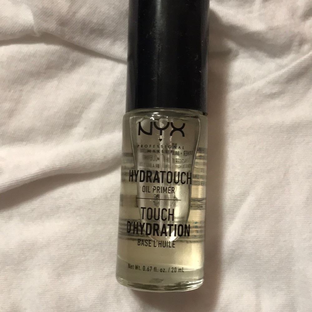 Nyx hydratouch oil primer